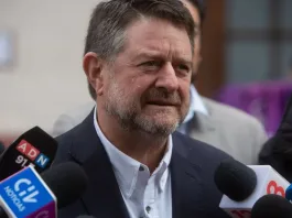 Claudio Orrego reafirma su enfoque inclusivo ante comentarios de Matthei.