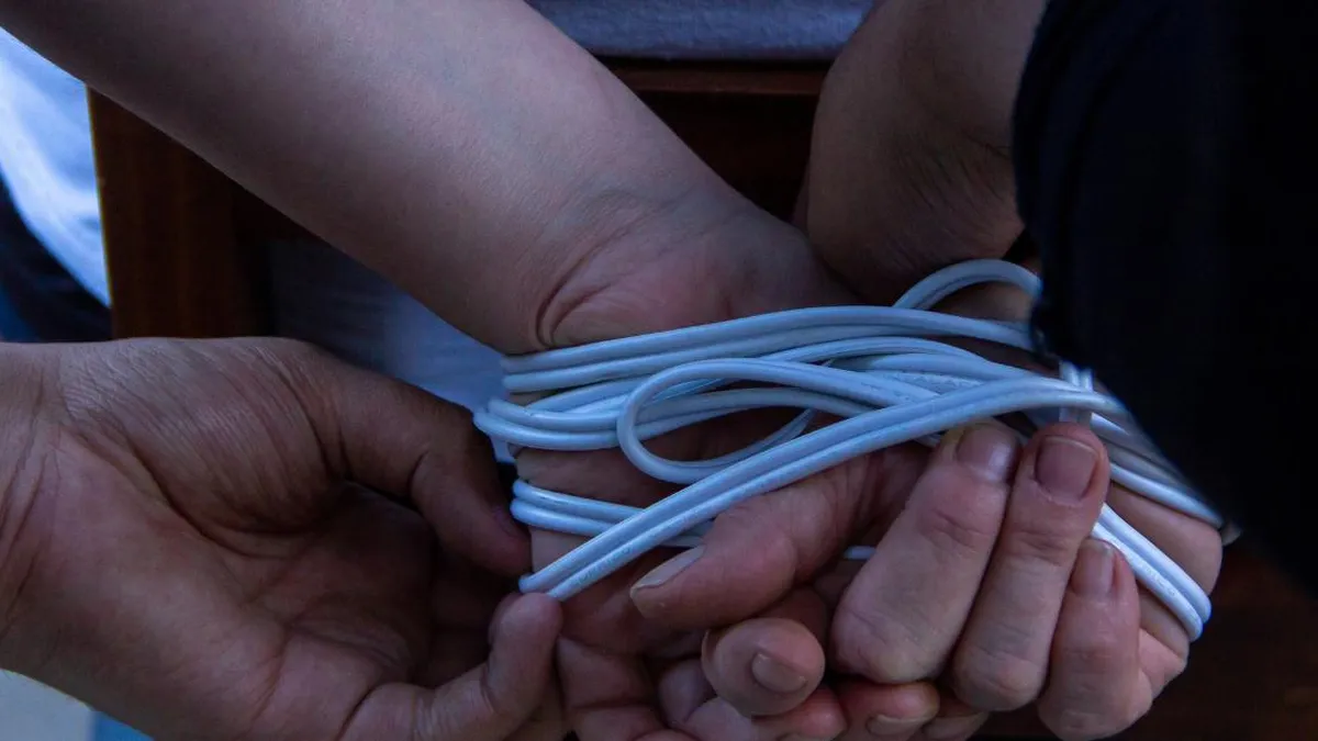 Fiscalía investiga secuestro en Valdivia: denunciante relata agresiones y amarre.