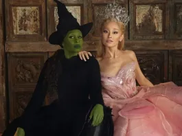 Ariana Grande habla sobre el 'shippeo' de Glinda y Elphaba en 'Wicked'.