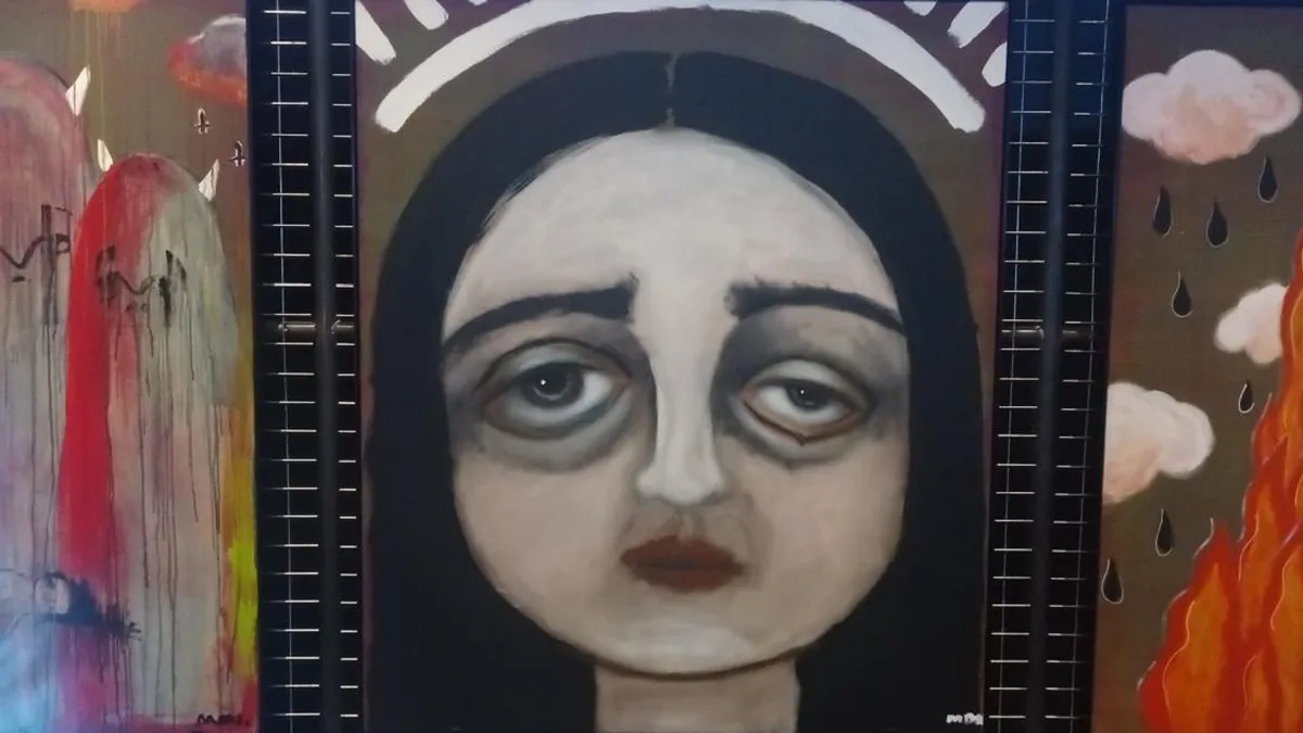 Exposición de Mon Laferte: Voces de mujeres que enfrentan la violencia y sus culpas.