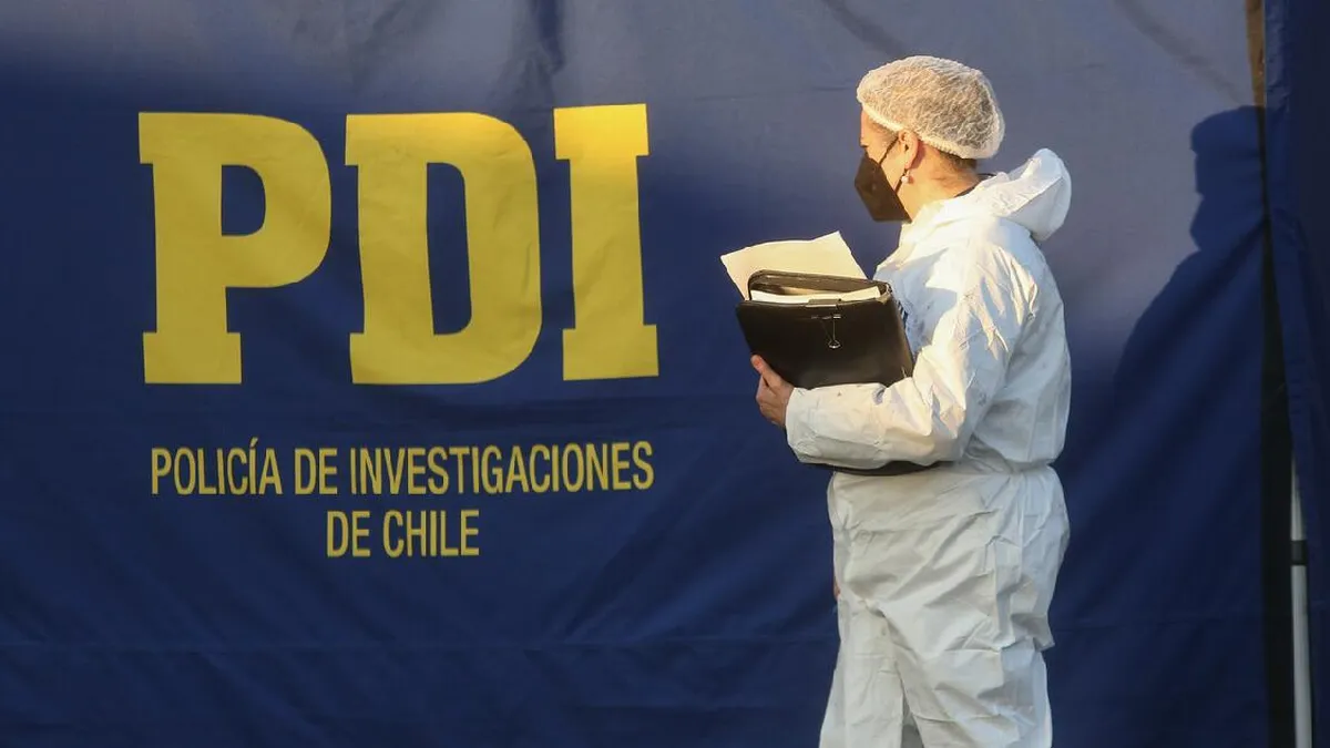 Cadáver descompuesto hallado en San Bernardo; PDI descubre arma cercana. Cadáver descompuesto hallado en San Bernardo; PDI descubre arma cercana.