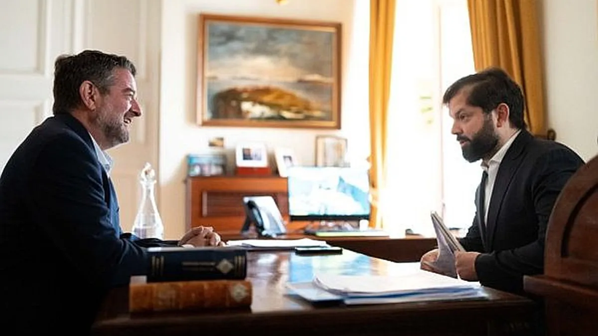 Claudio Orrego y Boric: diálogo sobre más poderes para gobernadores y futuro político.