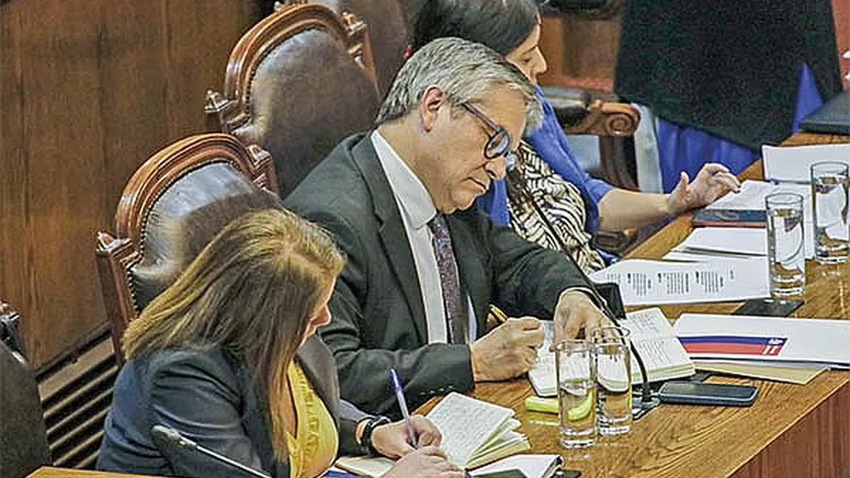 El proyecto de ley de Presupuestos avanza a comisión mixta antes del 29 de noviembre.