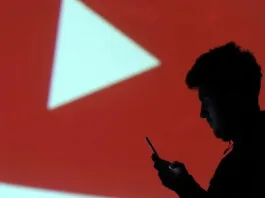 Descubre cómo disfrutar de YouTube sin anuncios y sin costo alguno.