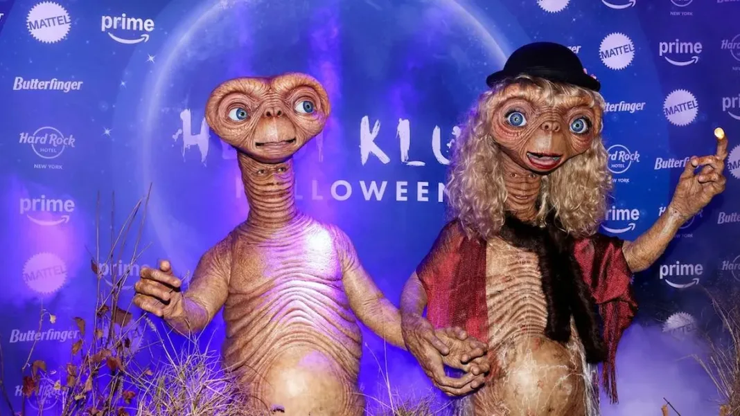 Heidi Klum deslumbró como E.T. en su fiesta de Halloween en Nueva York.
