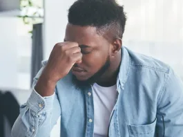 Estudio revela que el COVID prolongado impacta más a los jóvenes que a los ancianos.