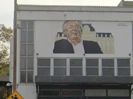 El Gobierno cubre mural de Néstor Kirchner en el Correo Argentino