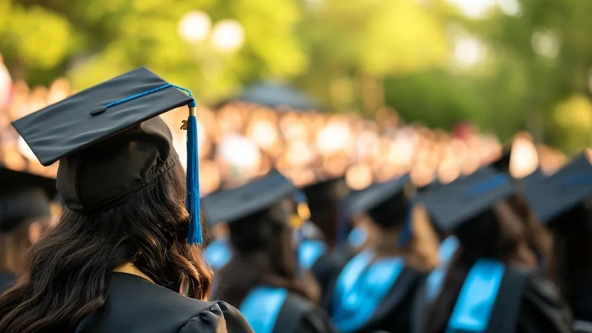Descubre las 5 carreras con los peores sueldos y por qué evitarlas.