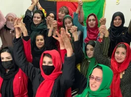 Mujeres afganas rompen barreras y crean sus propios negocios frente al régimen talibán.