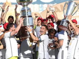 Colo Colo celebra su título 61 en la Supercopa