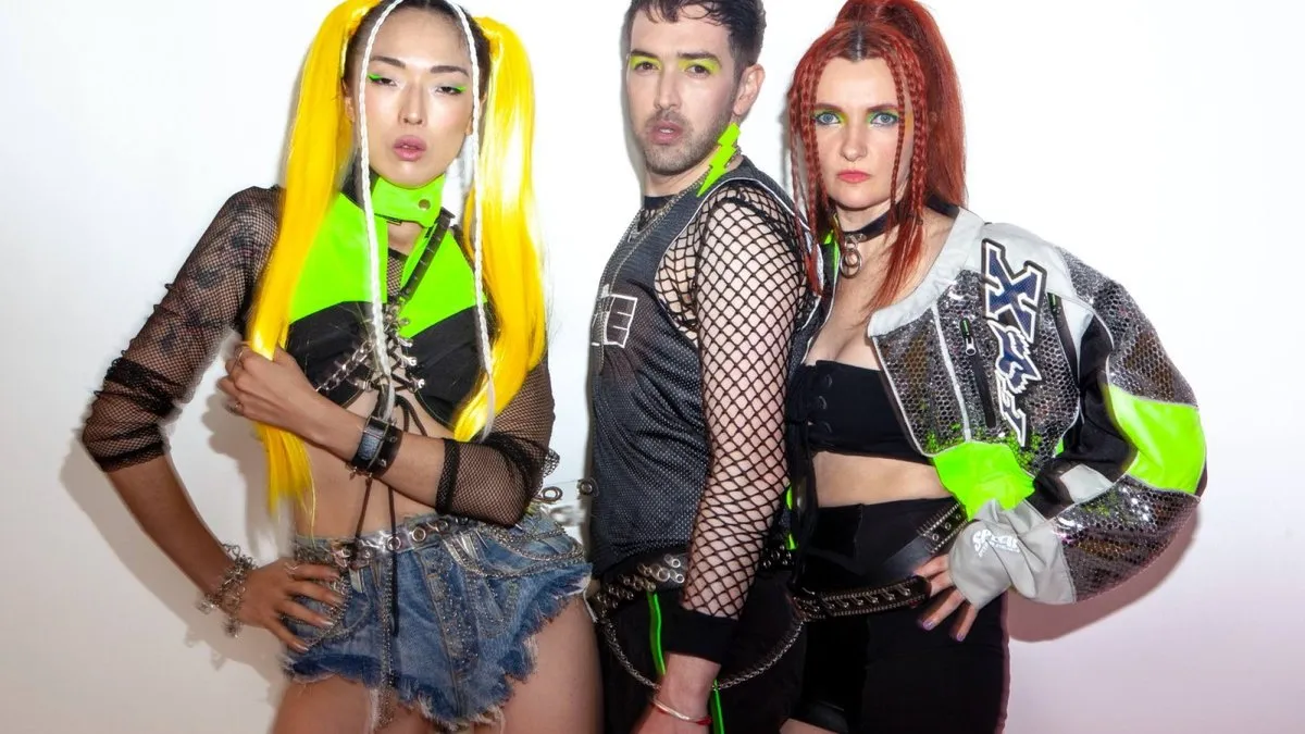 LuluJam! celebra 20 años con un emocionante regreso y nueva música en vivo. LuluJam! celebra 20 años con un emocionante regreso y nueva música en vivo.