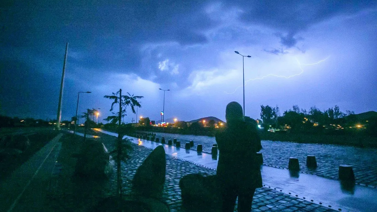 Alerta Temprana Preventiva: Viento y tormentas eléctricas en la Región Metropolitana.