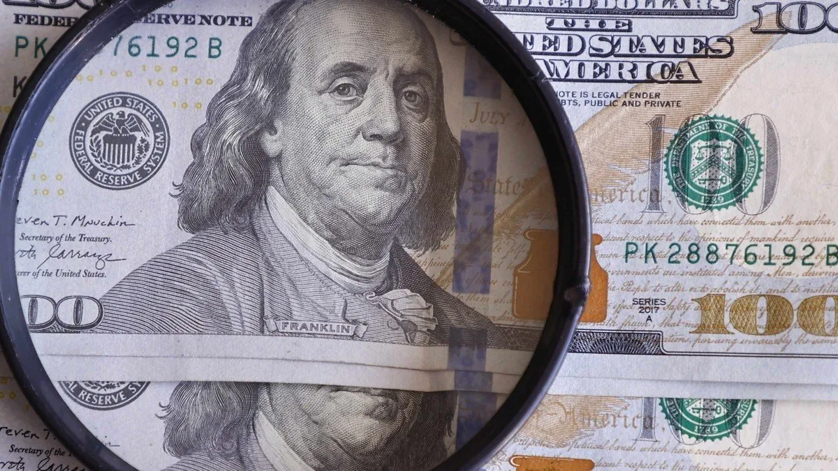 El dólar se aproxima a los $1.000: Impacto en la economía de los chilenos.