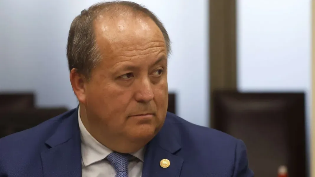 Denuncia administrativa contra el fiscal nacional por abuso de poder.