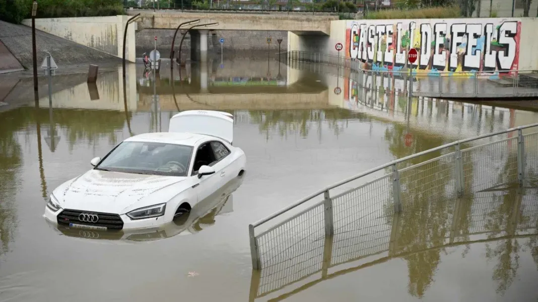 Fuertes lluvias en España: Barcelona en alerta tras el impacto en Valencia.