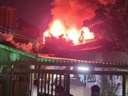 Incendio en Renca: un hombre muere tras encender vela por robo de cables.