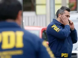 Confuso caso de balas perdidas: funcionario de la Armada herido en fuego cruzado.