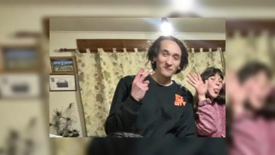 La madre de un joven desaparecido busca respuestas en La Serena tras su angustiosa travesía.