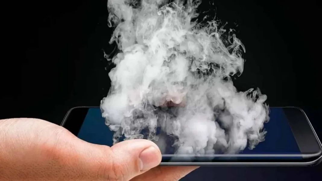 Consejos esenciales para evitar el recalentamiento de tu celular.