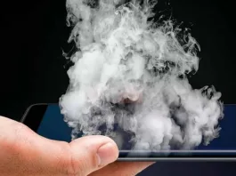 Consejos esenciales para evitar el recalentamiento de tu celular.