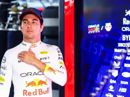 Conflicto interno en Red Bull revela las tensiones alrededor de Checo Pérez.