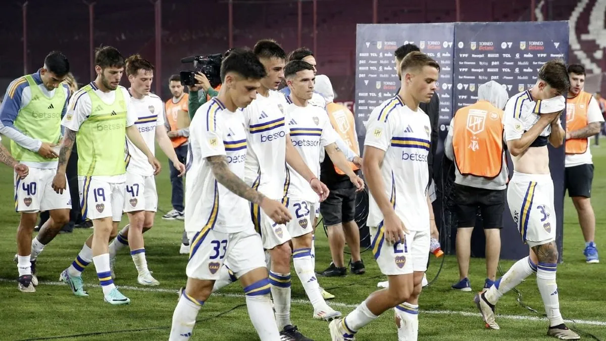 Los hinchas de Boca critican la decisión del plantel tras la derrota ante Lanús. Los hinchas de Boca critican la decisión del plantel tras la derrota ante Lanús.