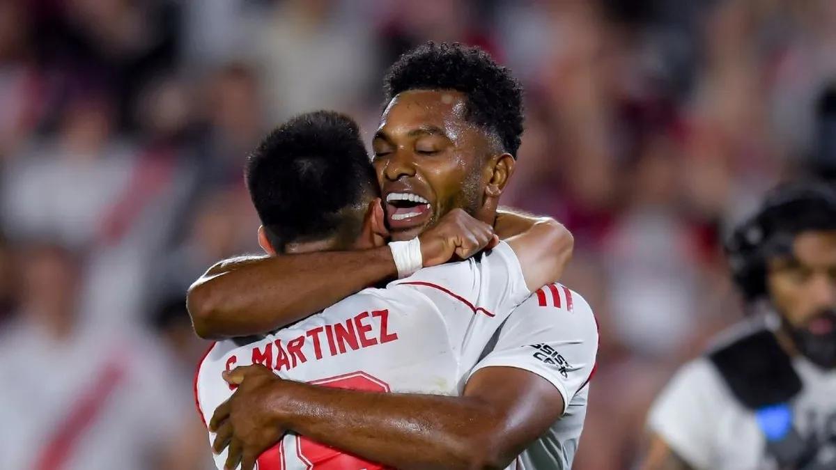 River Plate vuelve a ganar y se ilusiona con el título tras vencer a Banfield.