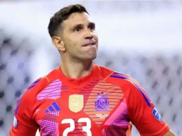 Dibu Martínez expresa su enojo por la sanción tras el incidente con Colombia.