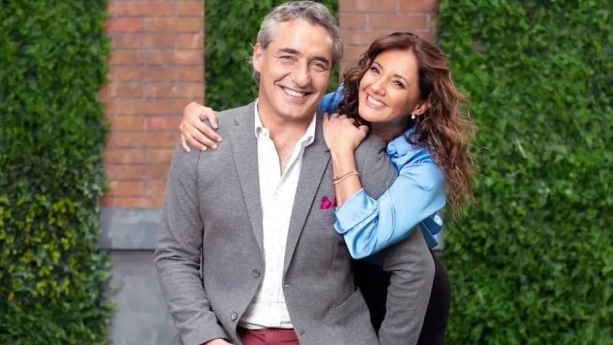 José Luis Repenning y Priscilla Vargas celebran una emocionante noticia juntos.