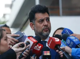 El abogado de Boric defiende al Presidente ante acusaciones de acoso sistemático.