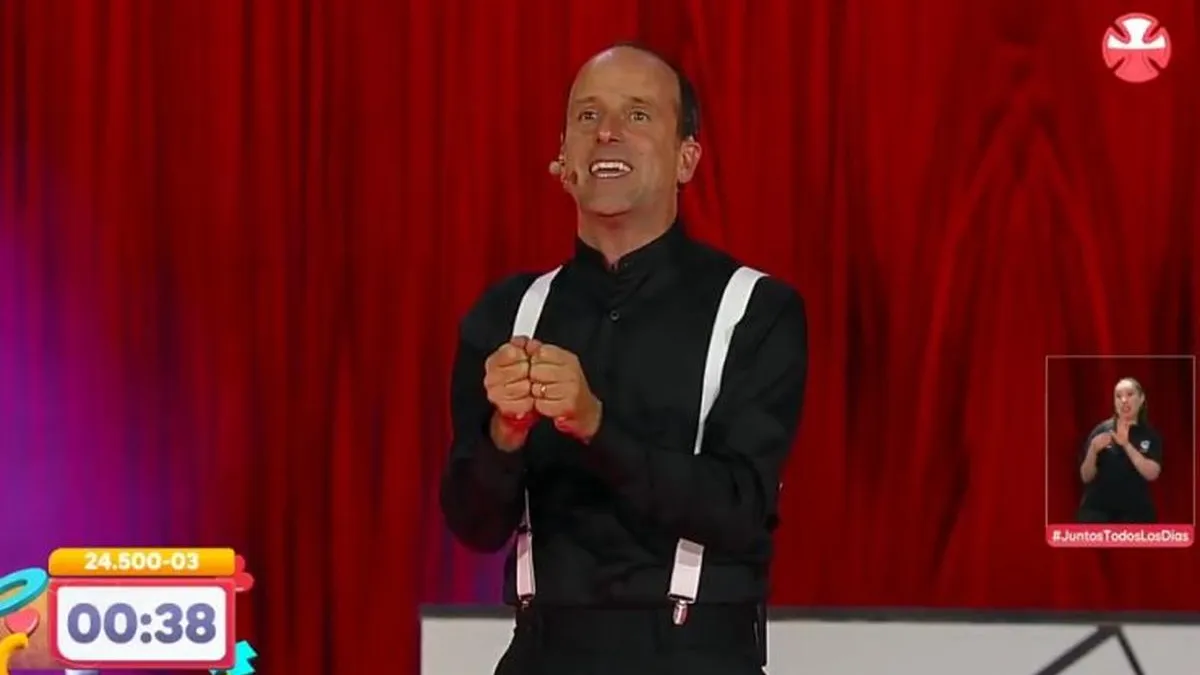 Stefan Kramer deslumbra en la Teletón 2024 con su homenaje a Farkas y Luis Miguel.