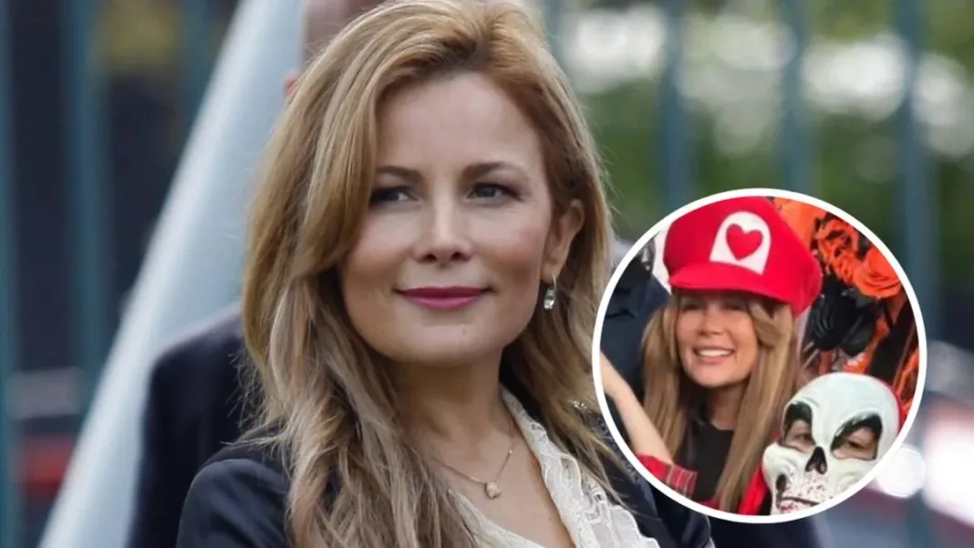 Cathy Barriga celebra Halloween disfrazada de Mario Bros durante su arresto domiciliario.