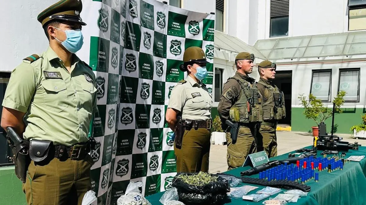 Desarticulan banda en Valparaíso que robaba autos para financiar compra de droga.