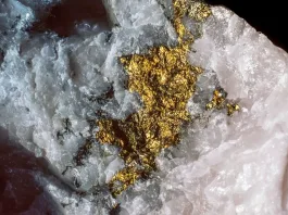 Expertos revelan el proceso del oro que emerge en la minería moderna.