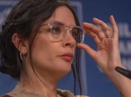 El gobierno defiende su postura ante críticas sobre la regularización en estudio.