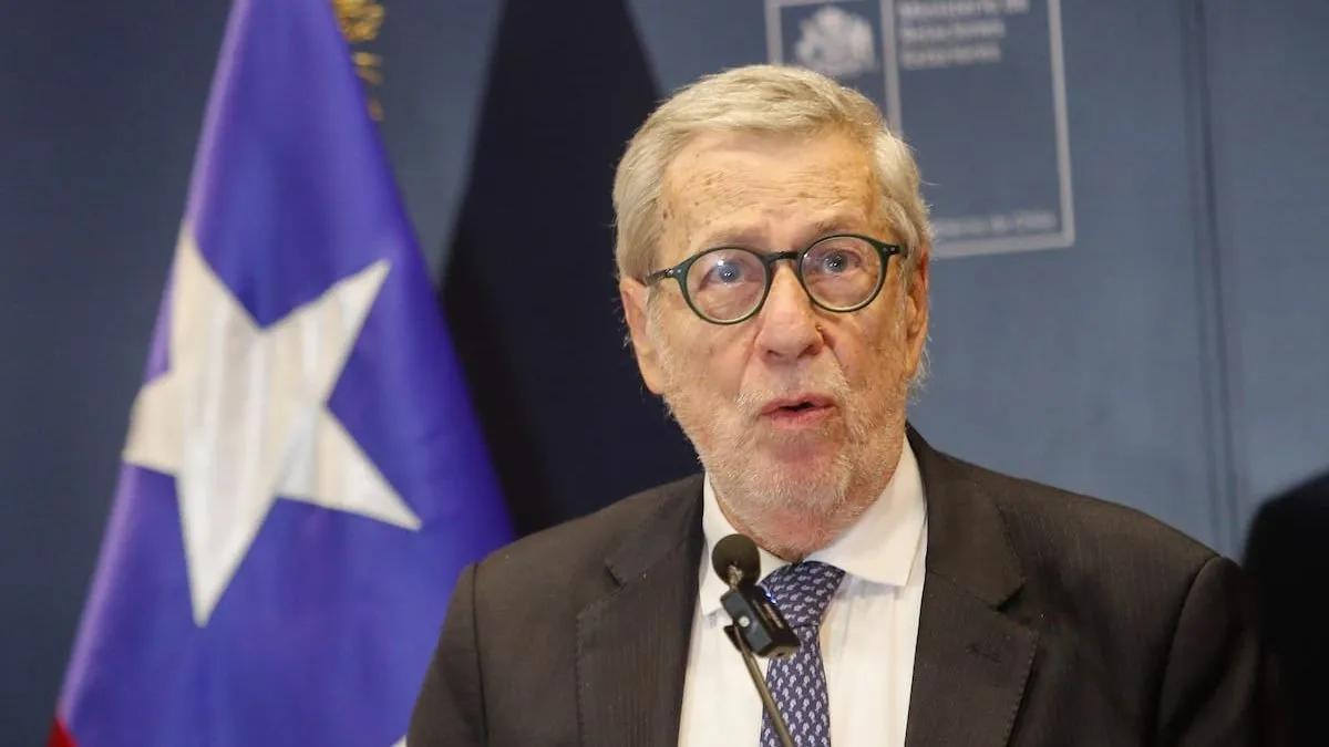 Chile reconoce error en sobrevuelo no autorizado de helicóptero sobre Argentina.