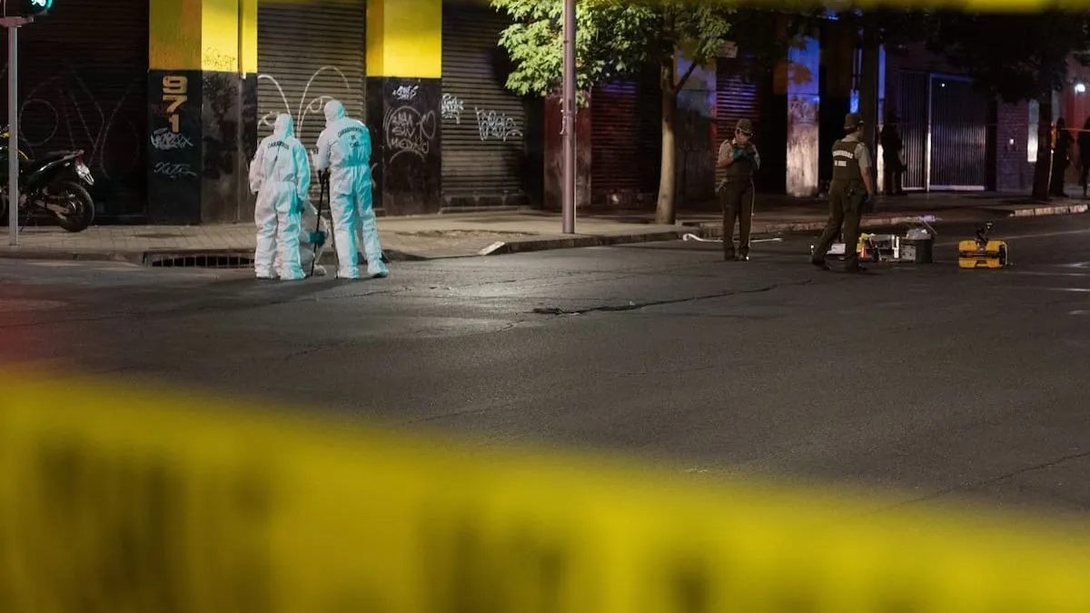 Ciclista en estado crítico tras choque con furgón en Maipú.