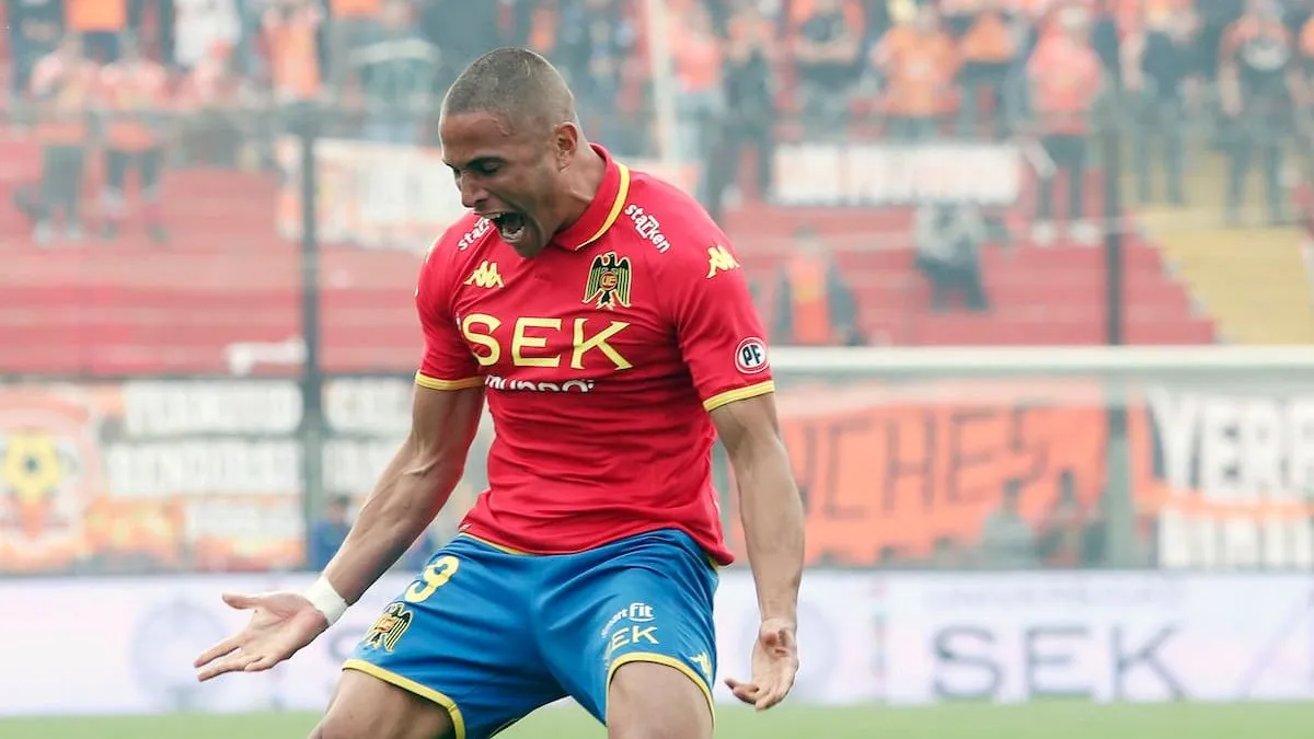 Leandro Benegas habla sobre su salida de Unión Española y su futuro en el fútbol. Leandro Benegas habla sobre su salida de Unión Española y su futuro en el fútbol.