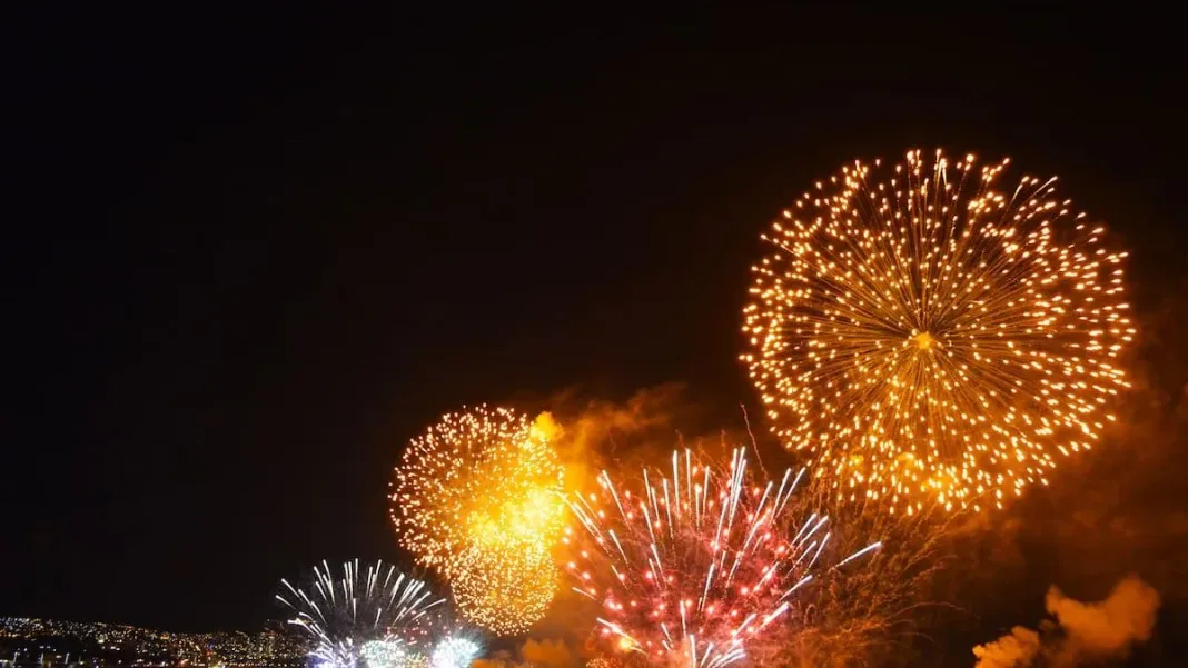 Descubre los mejores lugares en Chile para disfrutar los fuegos artificiales en 2025.
