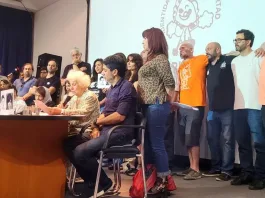 Las Abuelas de Plaza de Mayo presentan al 'nieto 138' y critican a Milei.