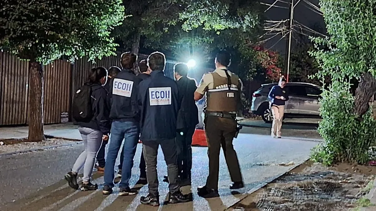 Hombre asesinado a balazos al bajarse de un taxi en Puente Alto. Hombre asesinado a balazos al bajarse de un taxi en Puente Alto.