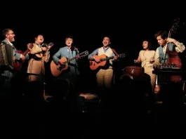 Los Bunkers desnudan su esencia en un íntimo "MTV Unplugged" lleno de historias.