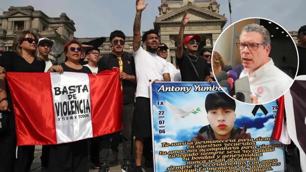 El ministro peruano defiende su postura tras las protestas y muertes recientes.