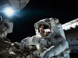 Innovadora tecnología de la NASA transforma orina y sudor en agua potable.