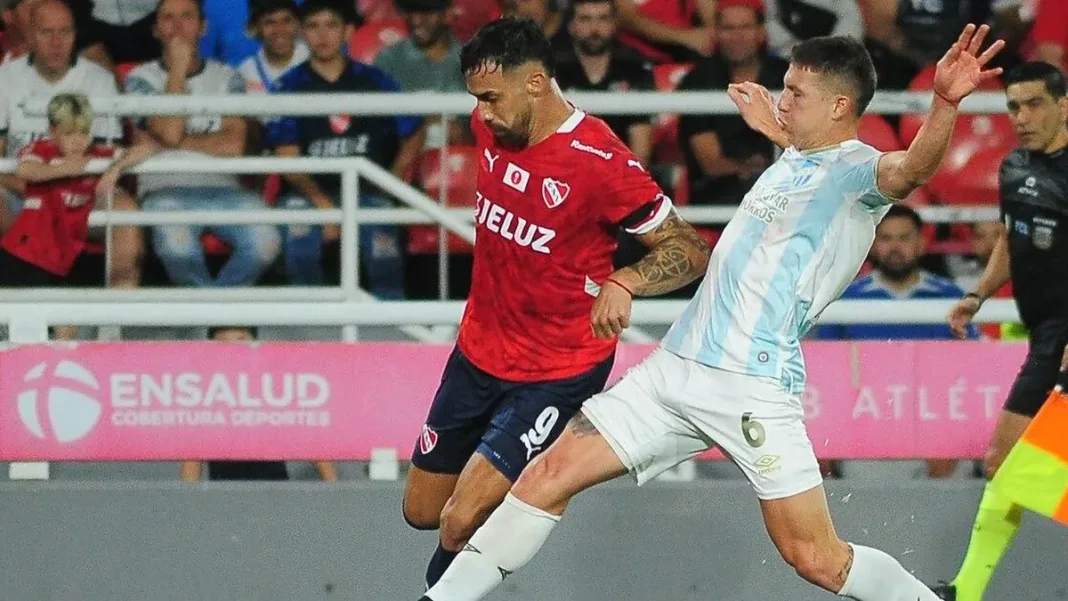 Atlético Tucumán empata a Independiente y complica su camino a la Libertadores 2025.
