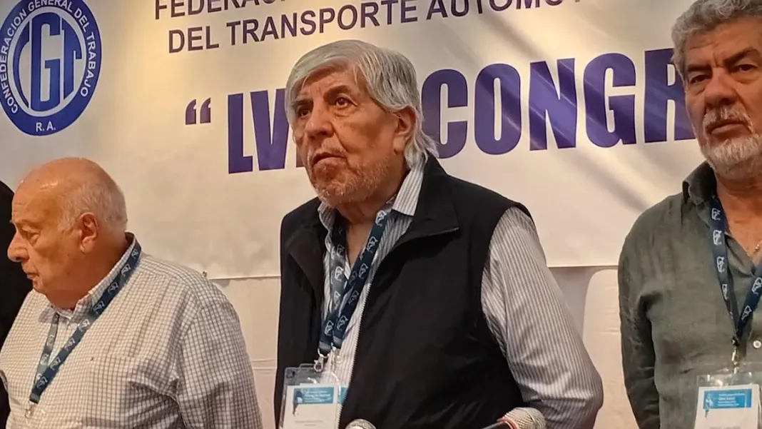 Camioneros critican al Gobierno por limitar aumentos salariales al 1%.