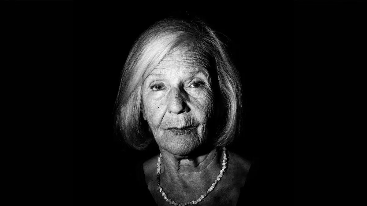 Despedidas emotivas a Beatriz Sarlo: tristeza y admiración en redes sociales.