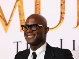Barry Jenkins presenta una nueva perspectiva del icónico Mufasa en este emocionante relato.