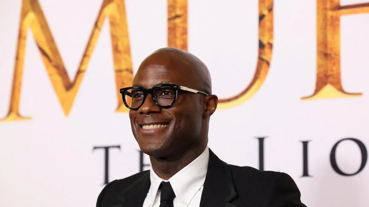 Barry Jenkins presenta una nueva perspectiva del icónico Mufasa en este emocionante relato.