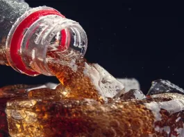 Estudio revela un sorprendente riesgo cardiovascular de las bebidas azucaradas.